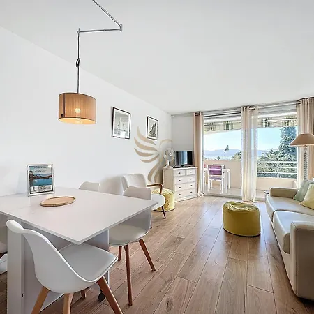 4 Ppl, Terrace, Pool, A/c Apartamento