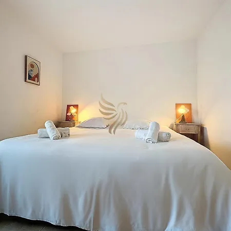Apartment Apt 4 Ppl, Terrace, Pool, A/C *