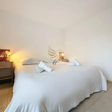 4 P, Sea View, Terraces, Swimming Pool, A/c Apartmán